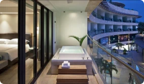 PLAZA COMERCIAL Y HOTEL THOMPSON PLAYA DEL CARMEN